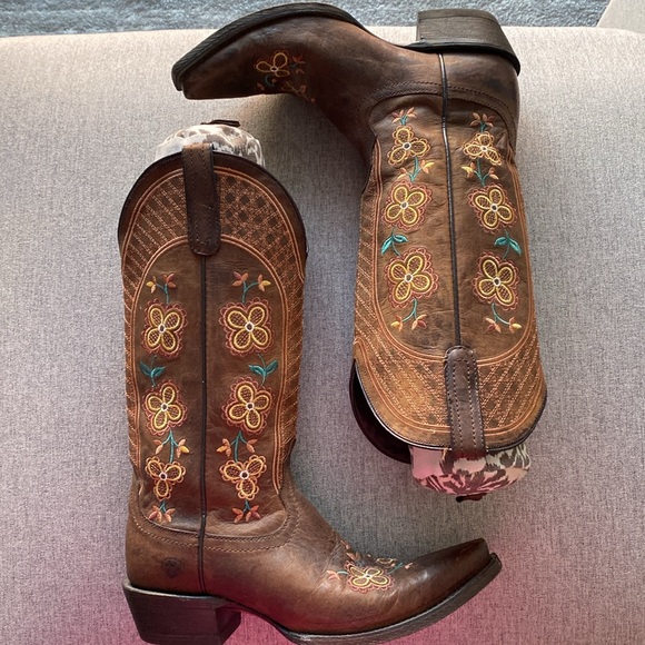 Ariat Shoes - Brown Floral Ariat Cowboy Boots Size 9.5
